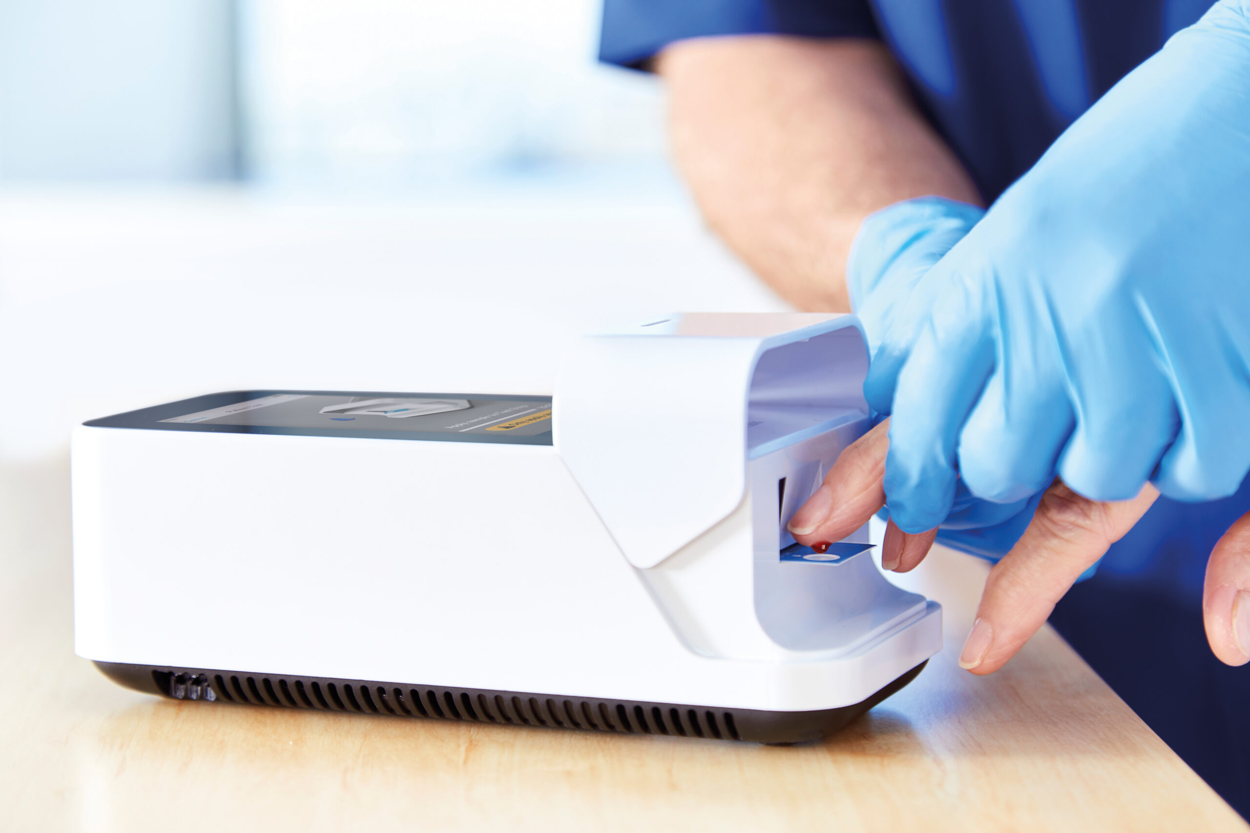 Roche LumiraDX Instrument V5E – Bild 2